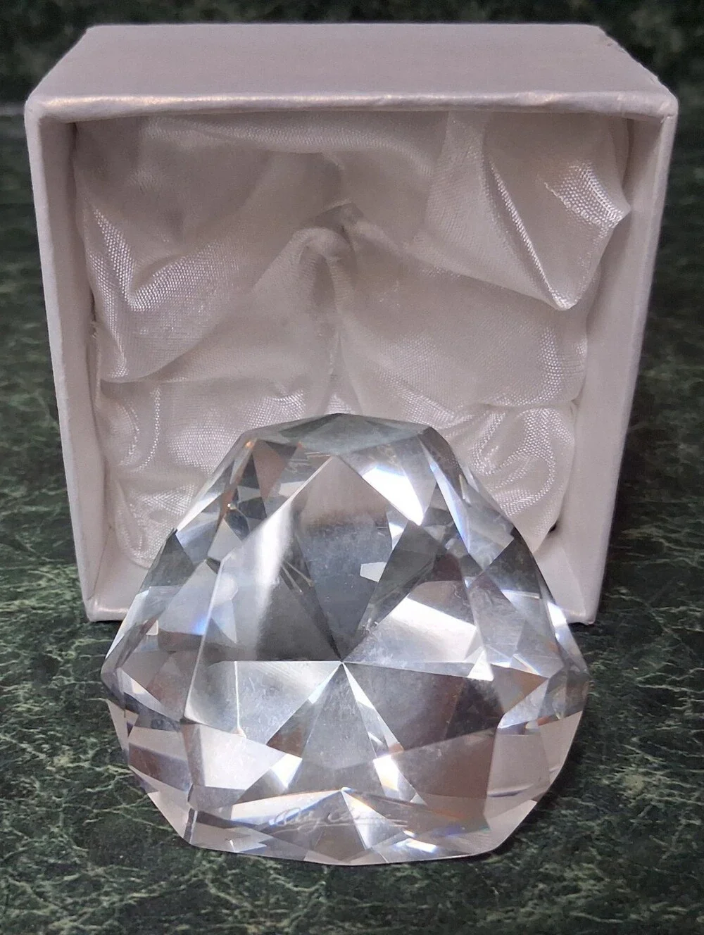 Oleg Cassini Crystal Paperweight Cut Diamond Hexagon Clear 2” 131551